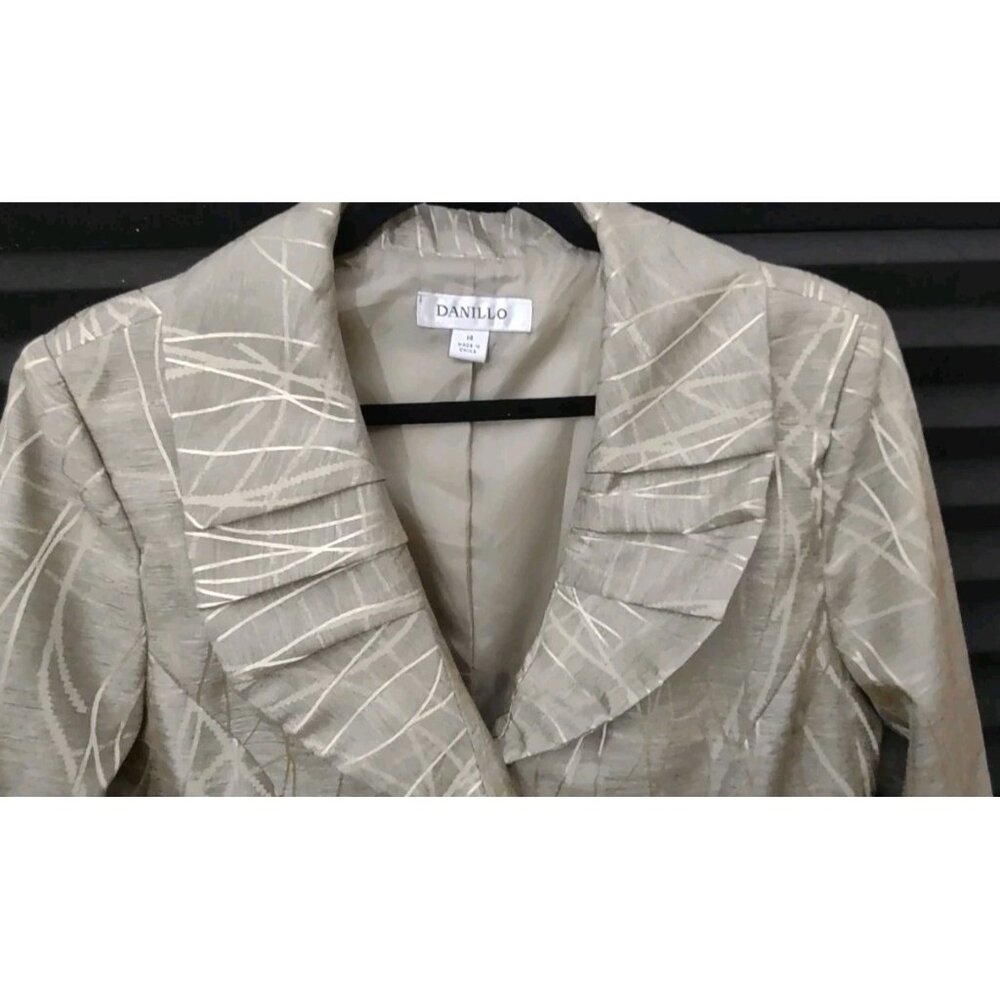 Danillo Women 2 Button Blazer Jacket Sage Green Gold Sz 14 Pleated Elegant Neck - Picture 2 of 16